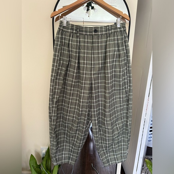 BDG urban outfitters green plaid pants - Picture 2 of 3